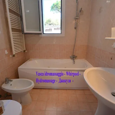 A Lignano Pineta Дом отдыха *